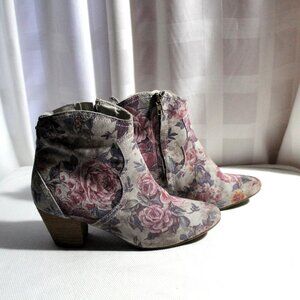 Sbicca Vintage Collection "Petunia" Suede Heeled Ankle Boots, Size 7